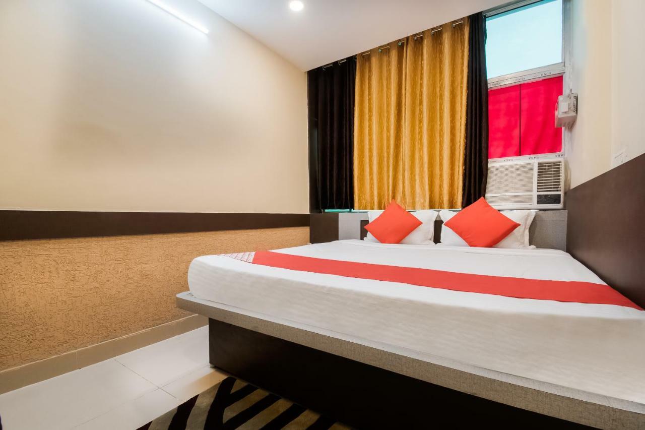 Oyo 45609 The Legend Inn Deluxe Danapur Экстерьер фото
