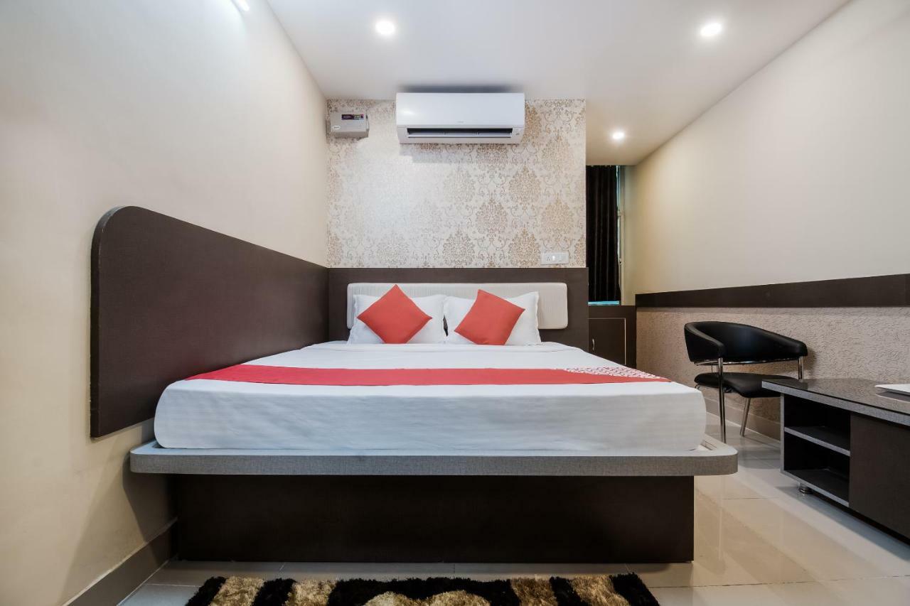 Oyo 45609 The Legend Inn Deluxe Danapur Экстерьер фото